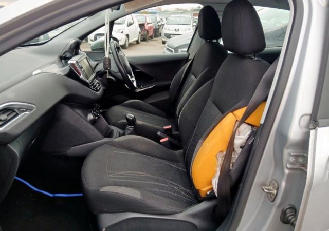 Peugeot 208 2014