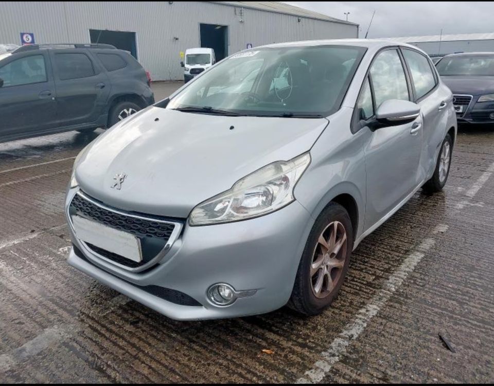 Peugeot 208 2014