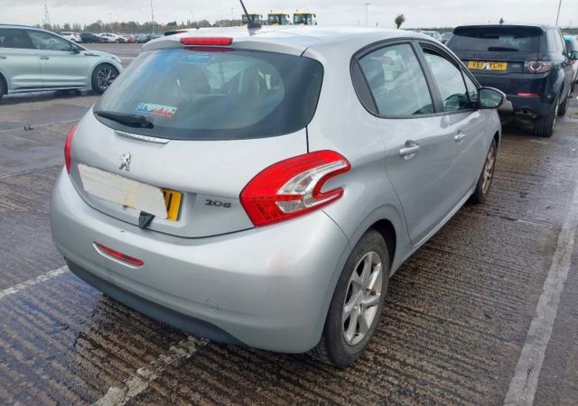 Peugeot 208 2014